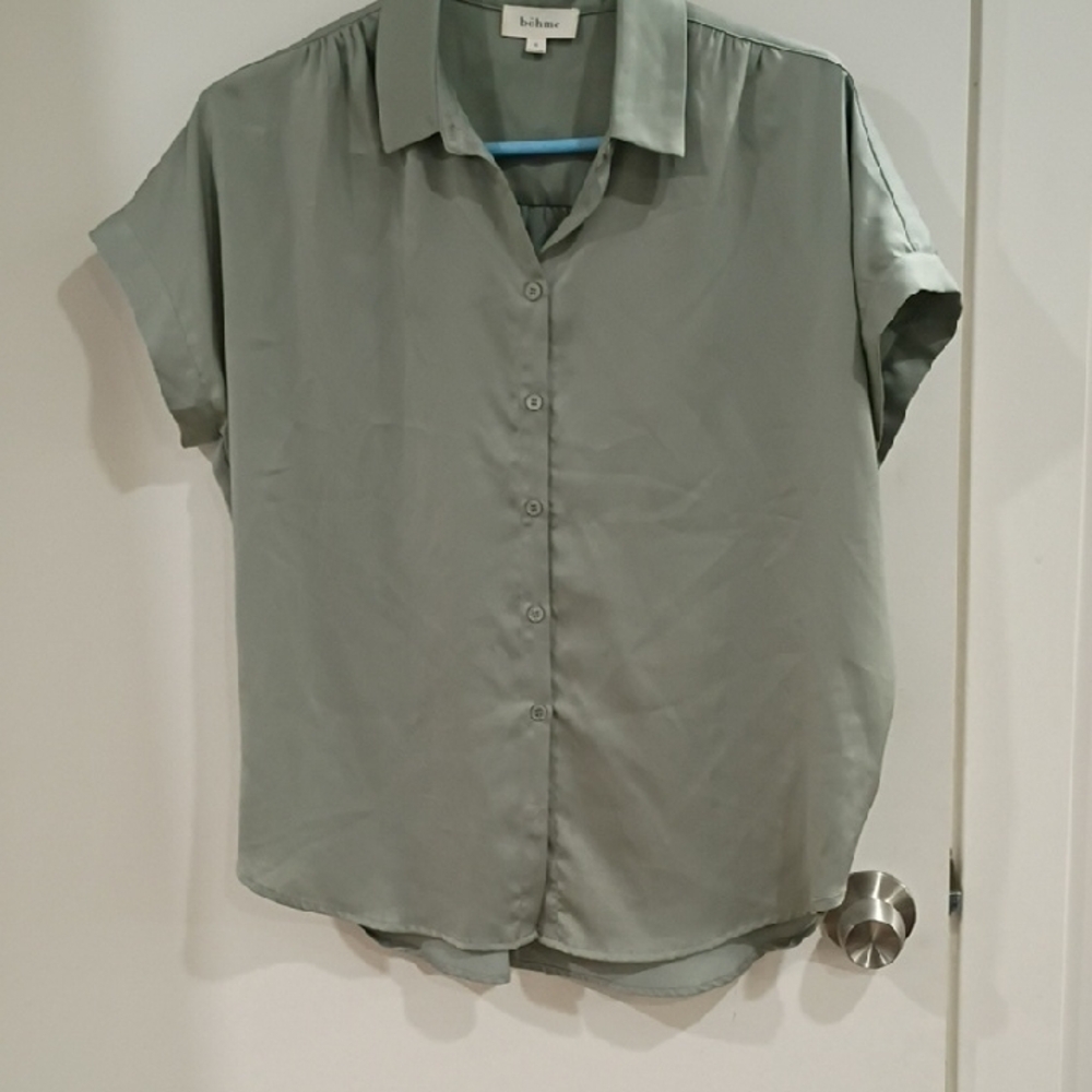 Women's Sage Button-Down Shirt